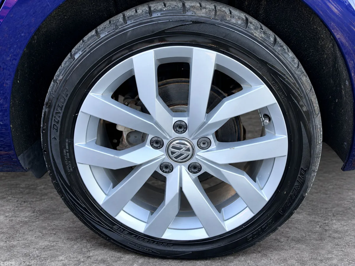 Volkswagen Golf Hatchback, Petrol, 2018, Blue