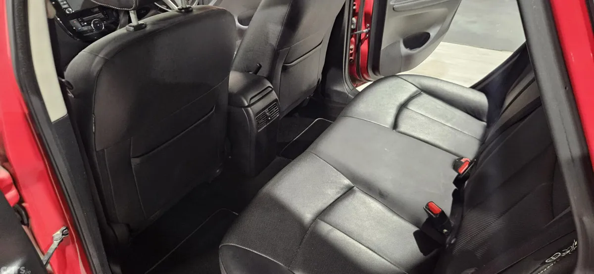 Nissan Pulsar Hatchback, Diesel, 2016, Red