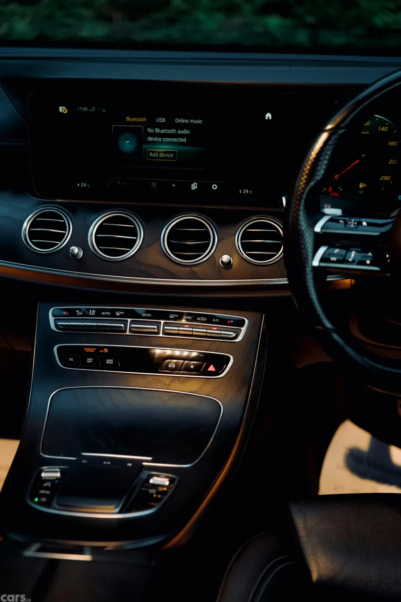 Mercedes-Benz 220 Saloon, Diesel, 2021, Black