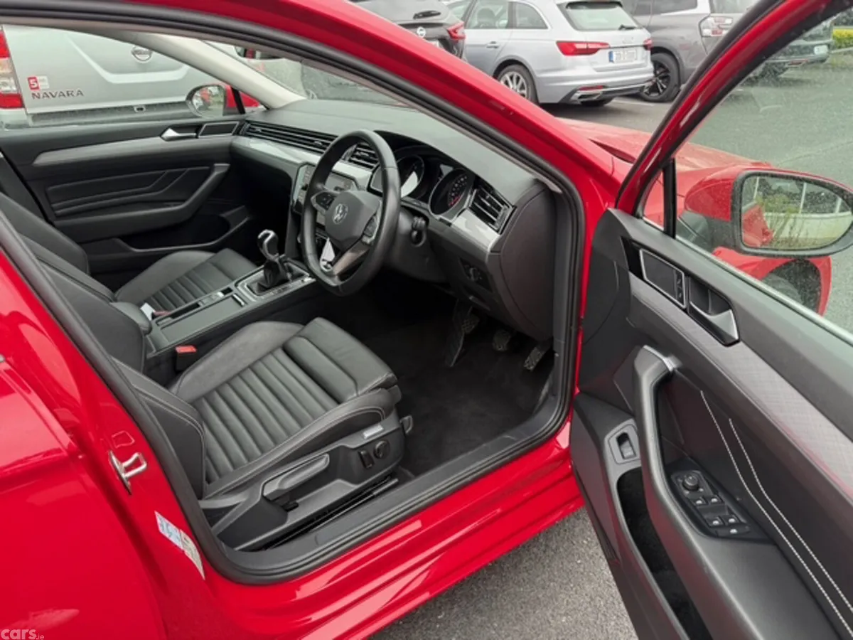 Volkswagen Passat Estate, Diesel, 2022, Red