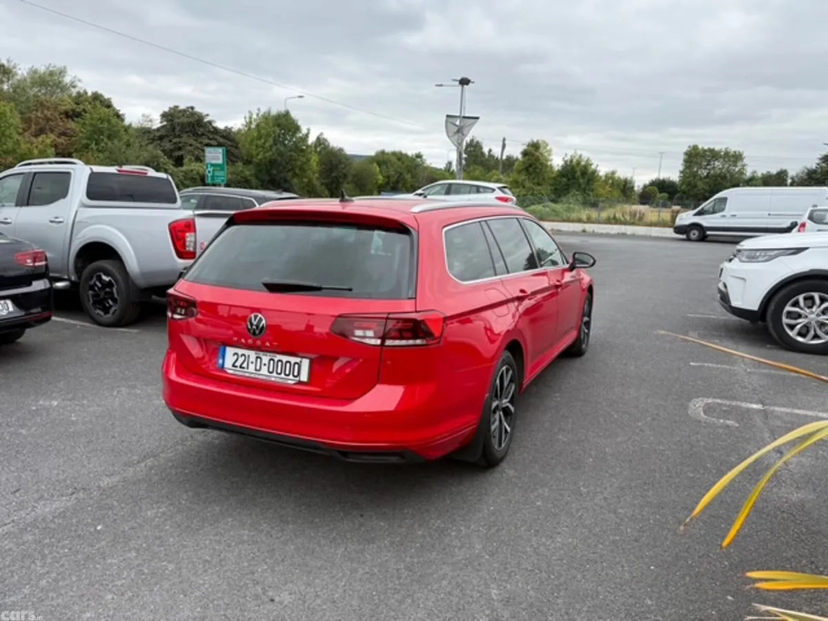 Volkswagen Passat Estate, Diesel, 2022, Red