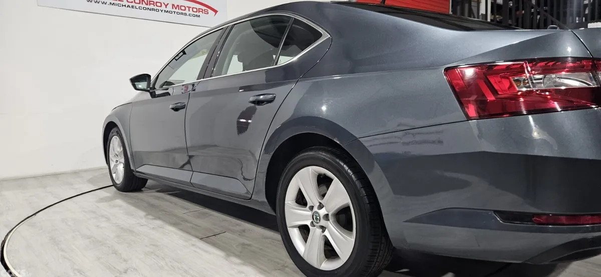 Skoda Superb Hatchback, Diesel, 2018, Grey