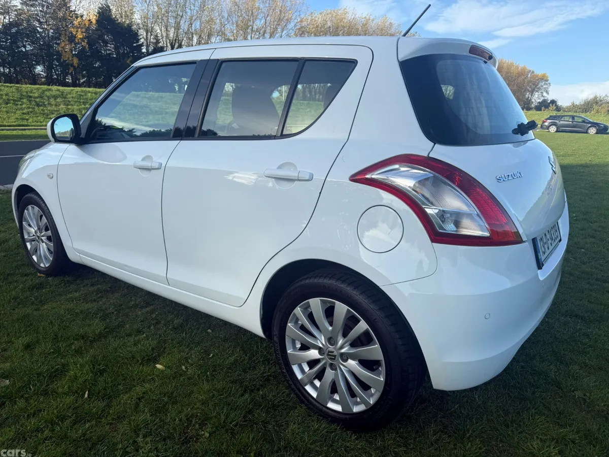 Suzuki Swift Hatchback, Petrol, 2013, White
