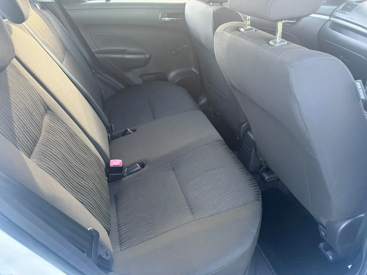 Suzuki Swift Hatchback, Petrol, 2013, White