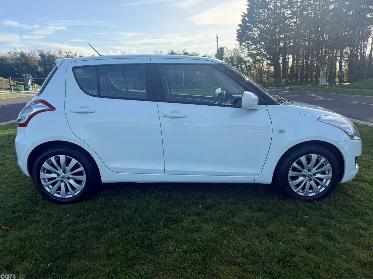 Suzuki Swift Hatchback, Petrol, 2013, White