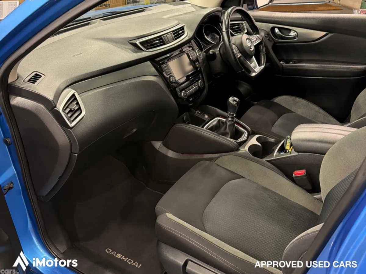 Nissan Qashqai Hatchback, Diesel, 2019, Blue
