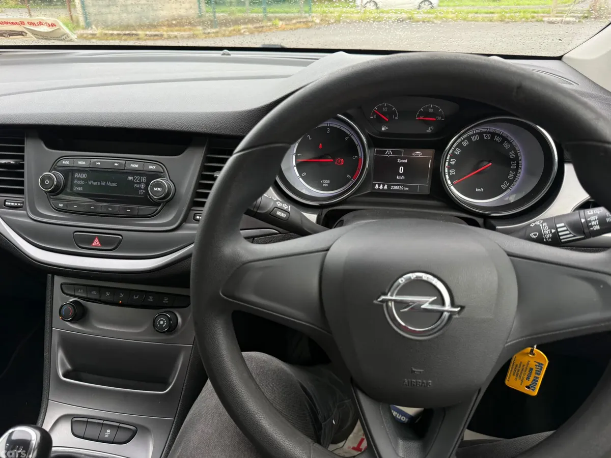 Opel Astra Hatchback, Diesel, 2016, Red