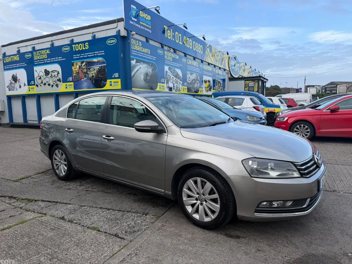 Volkswagen Passat Saloon, Diesel, 2012, Brown