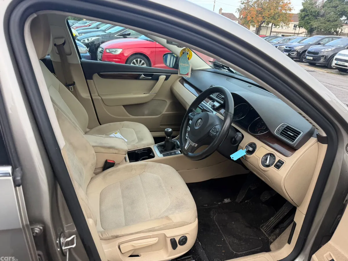 Volkswagen Passat Saloon, Diesel, 2012, Brown