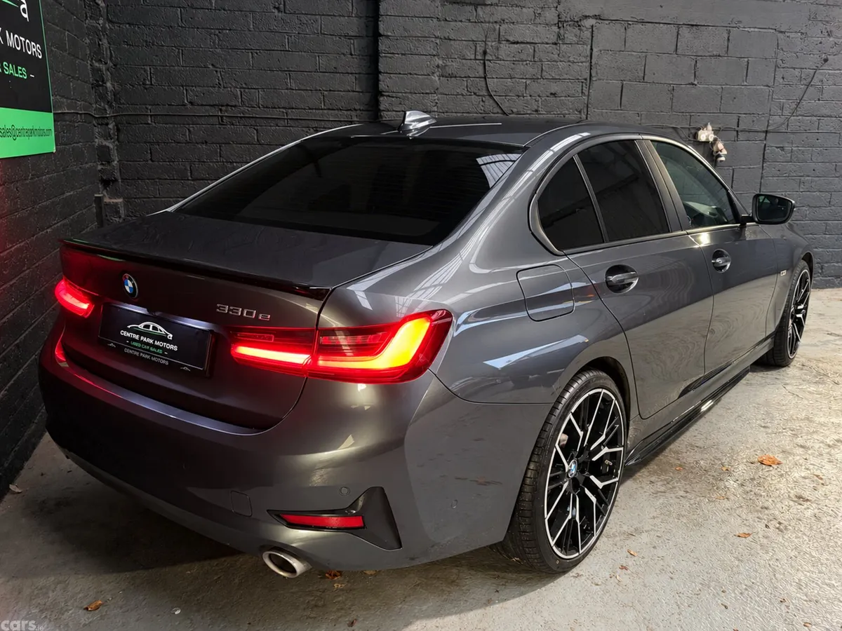 BMW 3-Series Saloon, Petrol Plug-in Hybrid, 2022, Grey