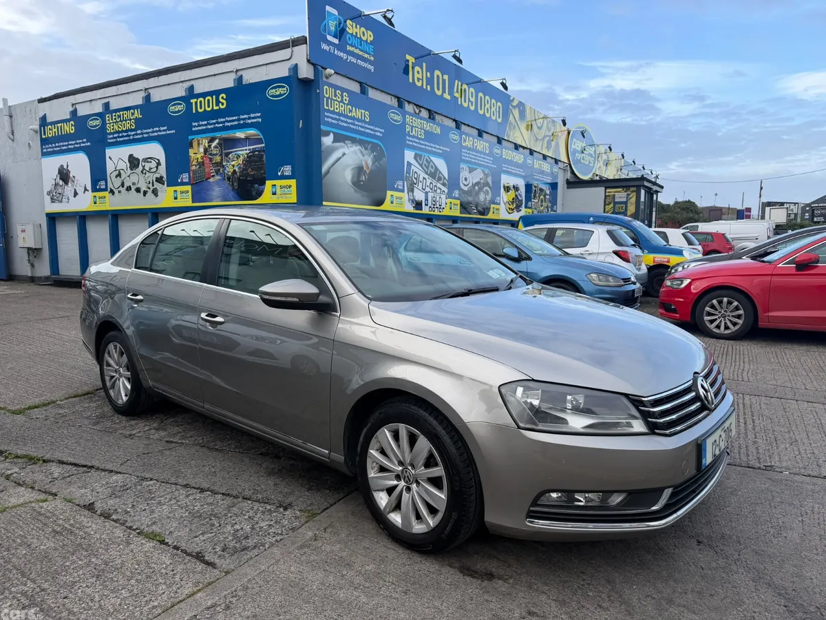 Volkswagen Passat Saloon, Diesel, 2012, Brown