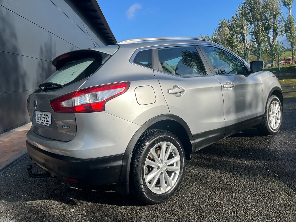 Nissan Qashqai Hatchback, Diesel, 2016, Silver