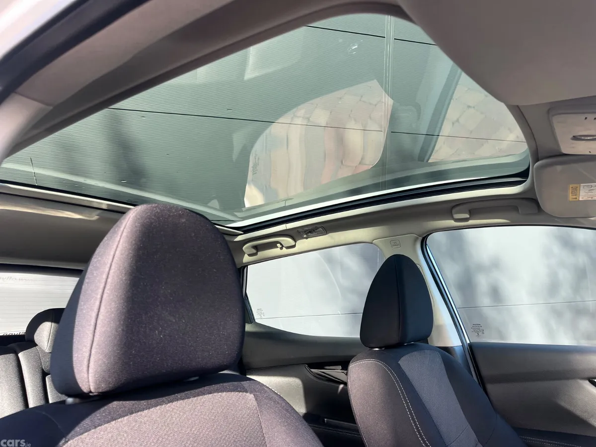 Nissan Qashqai Hatchback, Diesel, 2016, Silver