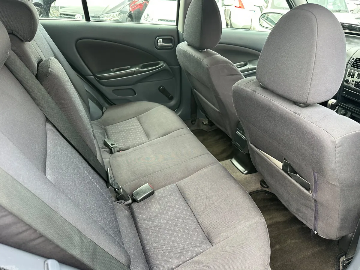 Nissan Almera Hatchback, Petrol, 2006, Silver