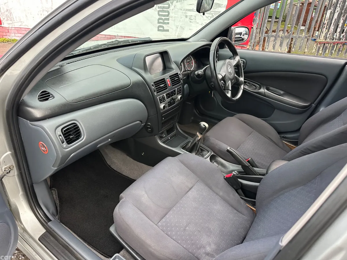 Nissan Almera Hatchback, Petrol, 2006, Silver