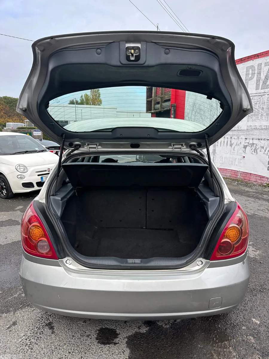 Nissan Almera Hatchback, Petrol, 2006, Silver