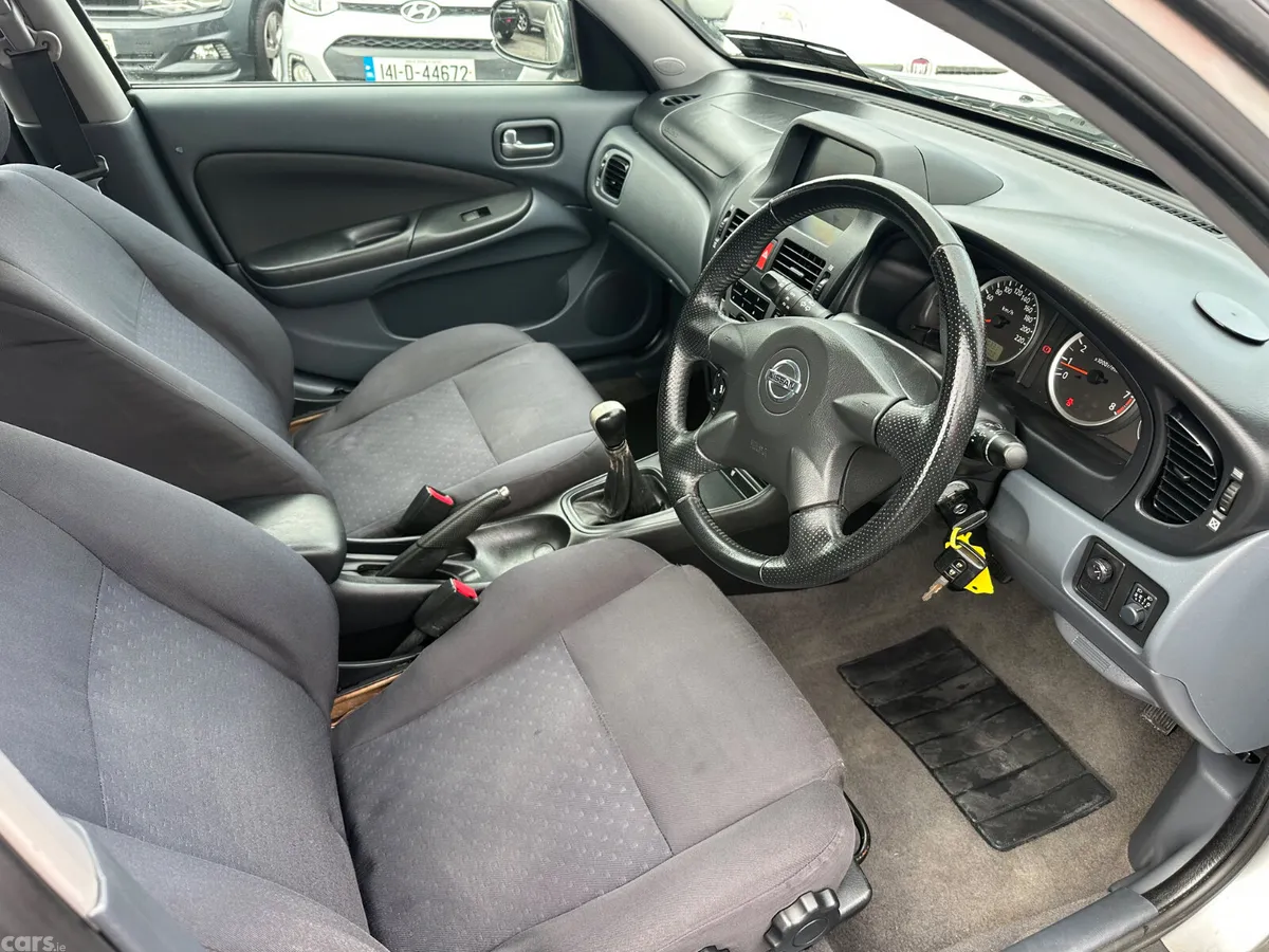 Nissan Almera Hatchback, Petrol, 2006, Silver