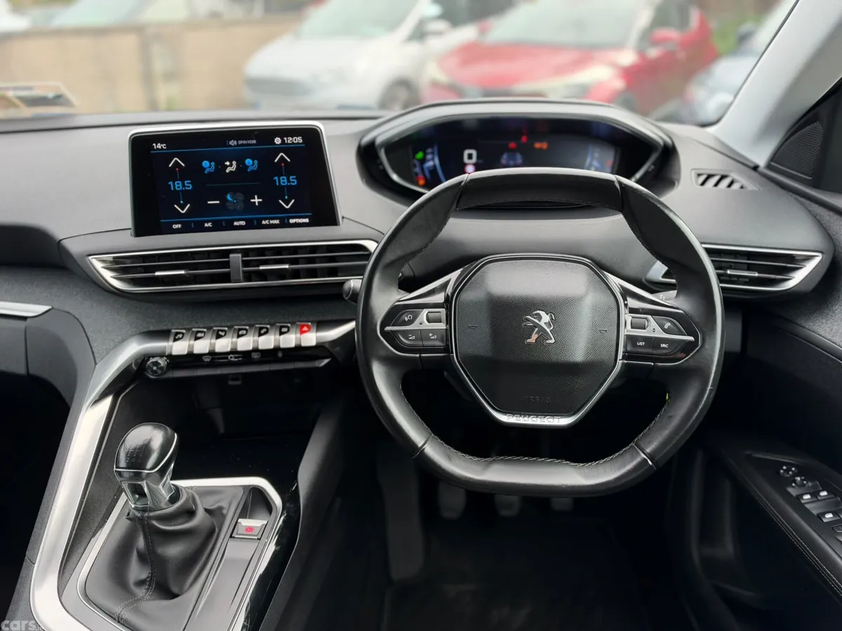 Peugeot 3008 SUV, Petrol, 2017, White