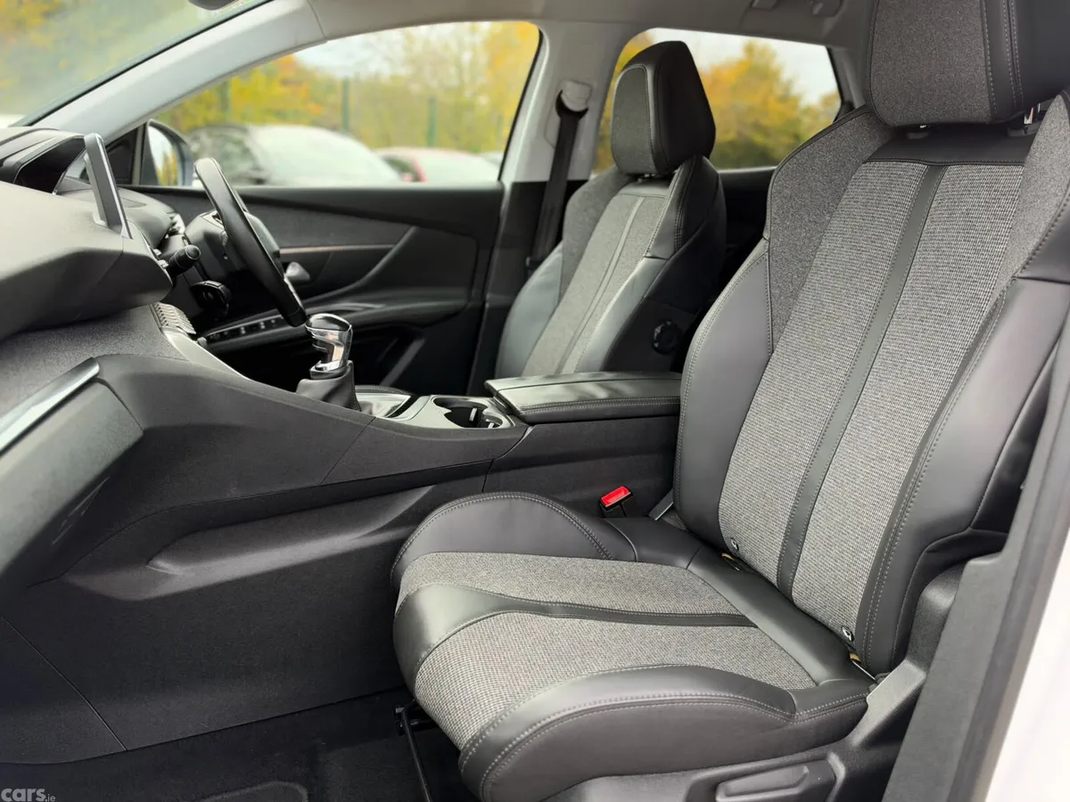 Peugeot 3008 SUV, Petrol, 2017, White