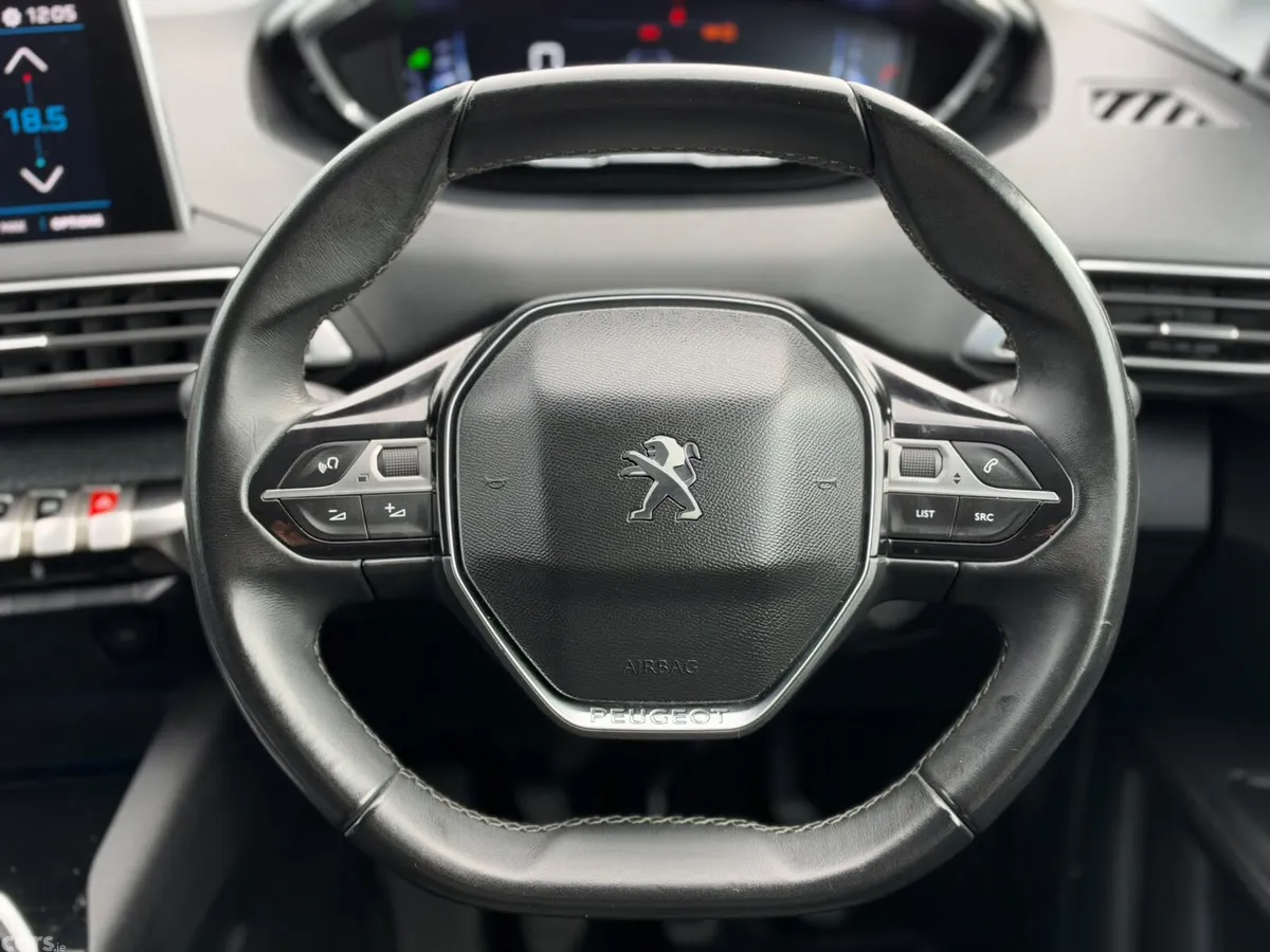 Peugeot 3008 SUV, Petrol, 2017, White