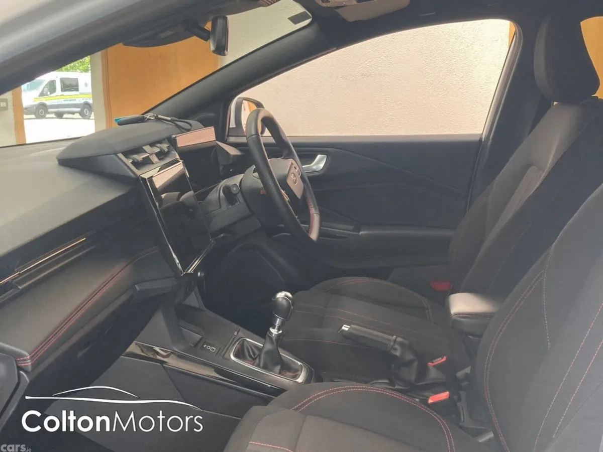 Ford Puma SUV, Petrol Hybrid, 2024, White