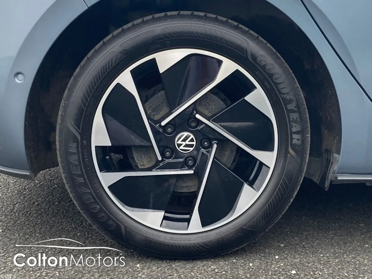 Volkswagen ID.3 Hatchback, Electric, 2023, Blue