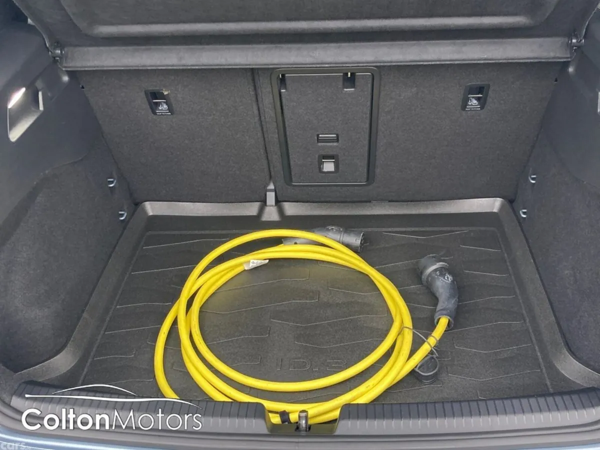 Volkswagen ID.3 Hatchback, Electric, 2023, Blue