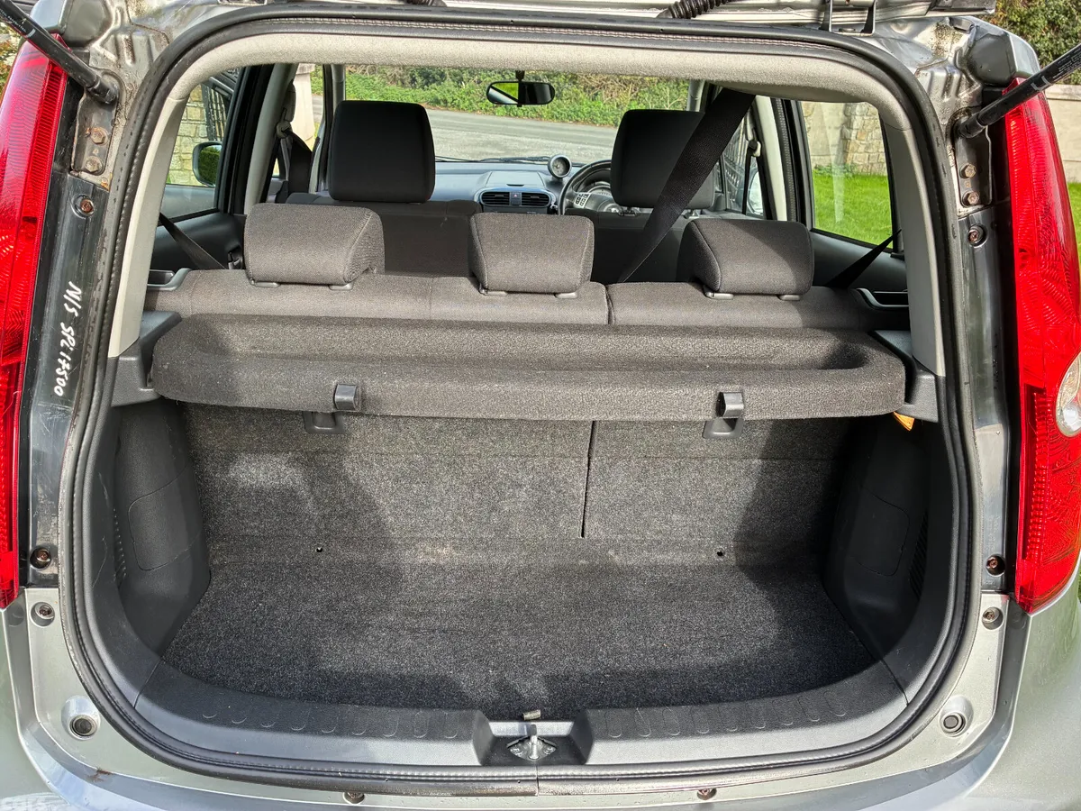 Suzuki Splash Hatchback, Petrol, 2013, Grey