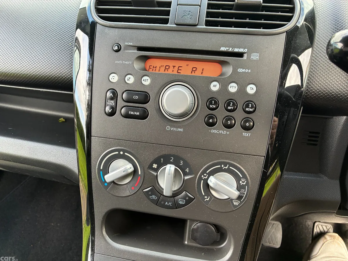 Suzuki Splash Hatchback, Petrol, 2013, Grey