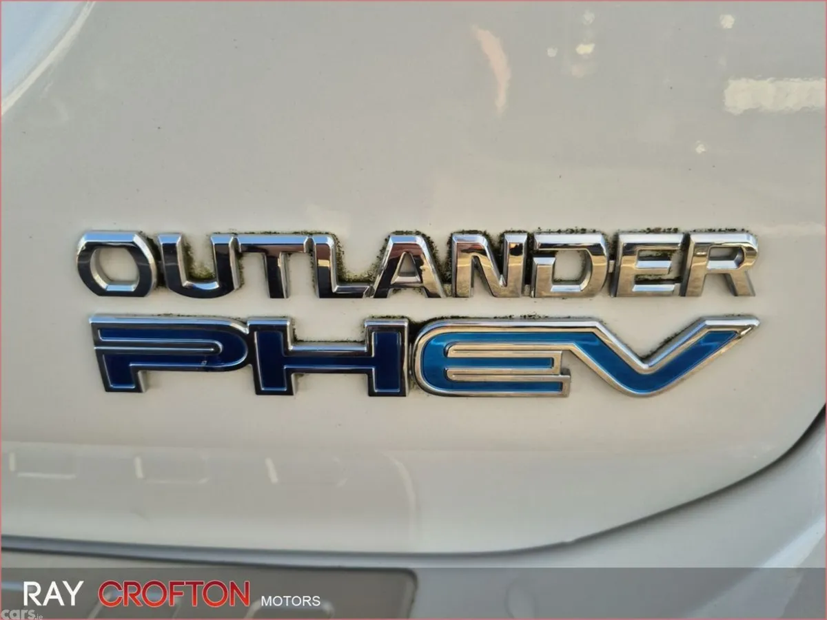 Mitsubishi Outlander SUV, Petrol Plug-in Hybrid, 2019, White