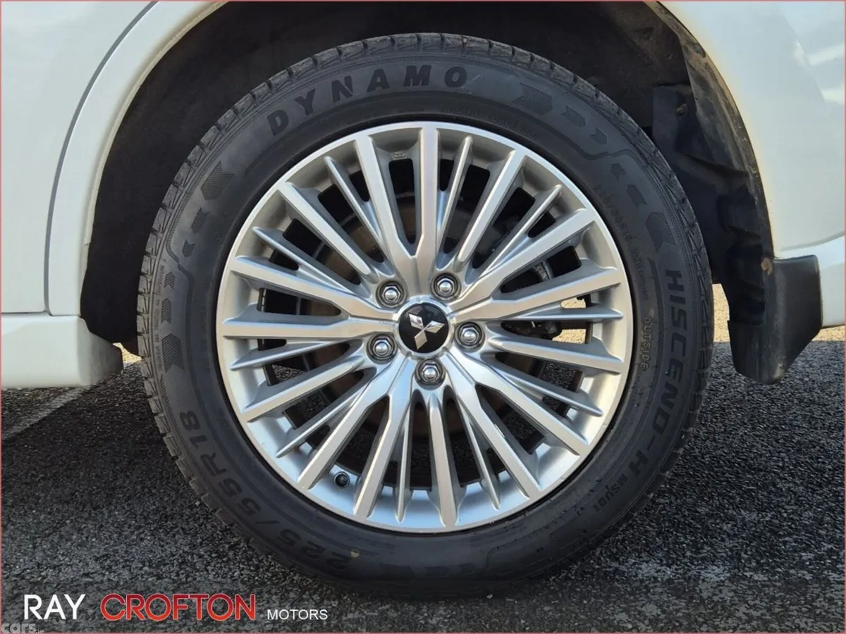Mitsubishi Outlander SUV, Petrol Plug-in Hybrid, 2019, White