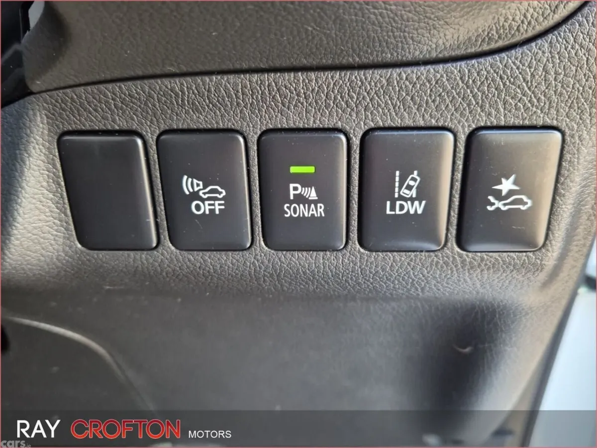 Mitsubishi Outlander SUV, Petrol Plug-in Hybrid, 2019, White