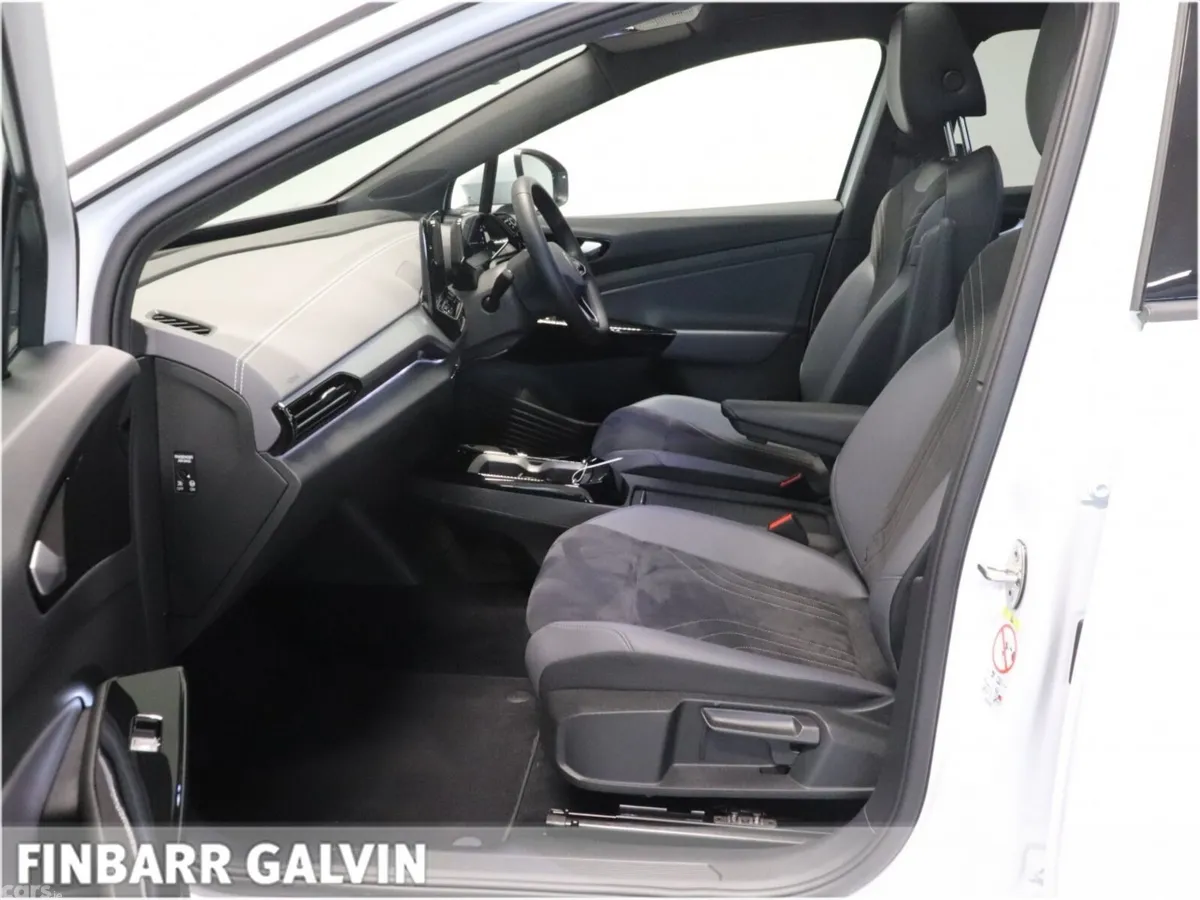 Volkswagen ID.4 Estate, Electric, 2023, White