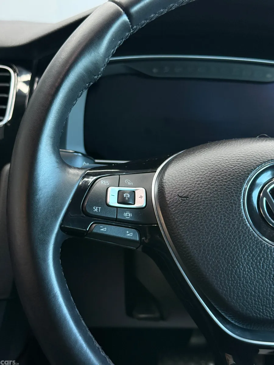 Volkswagen Golf Hatchback, Petrol, 2019, White