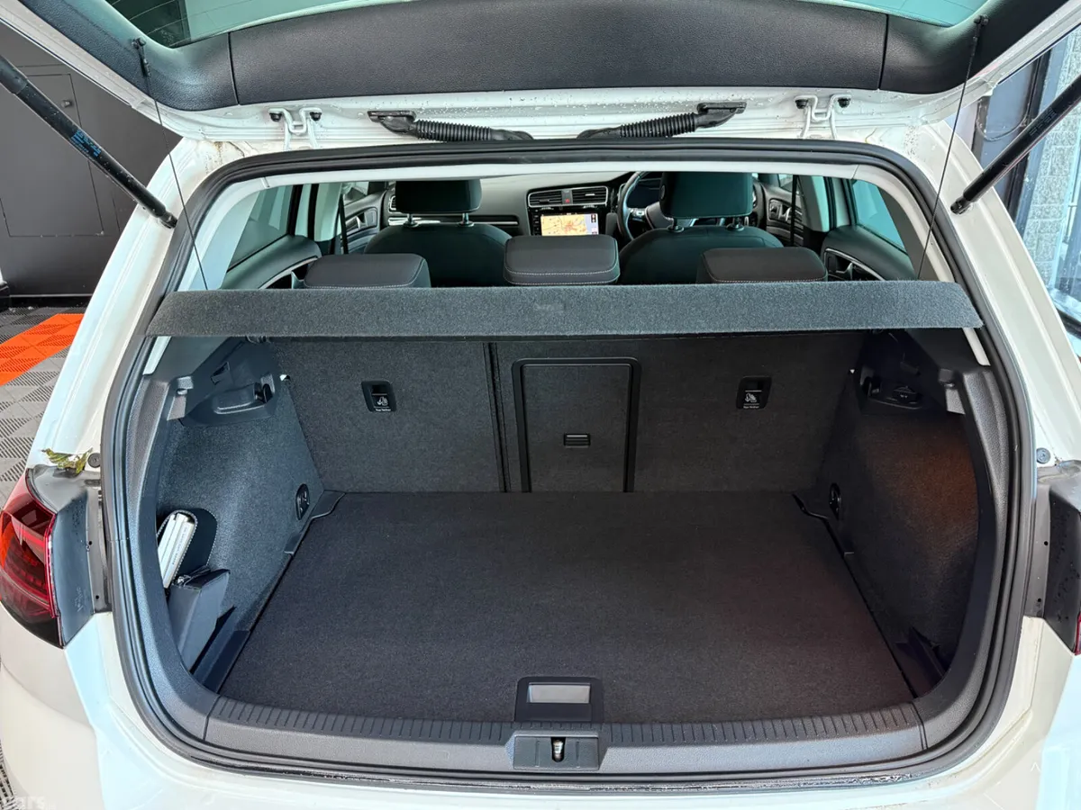 Volkswagen Golf Hatchback, Petrol, 2019, White