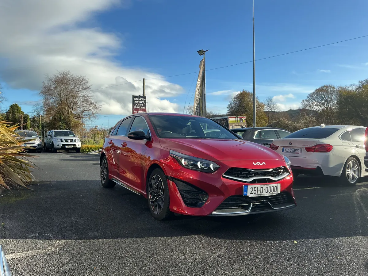 Kia Ceed Hatchback, Petrol, 2025, Red