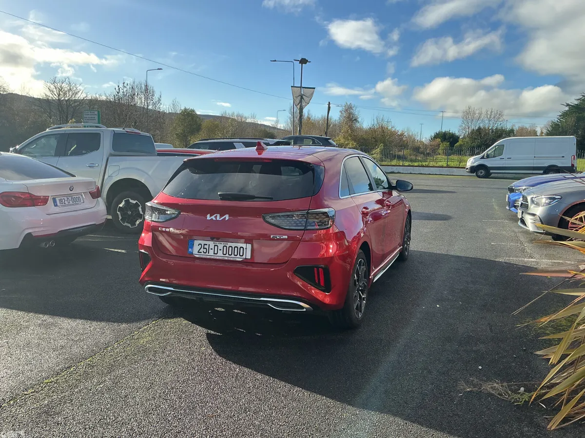 Kia Ceed Hatchback, Petrol, 2025, Red