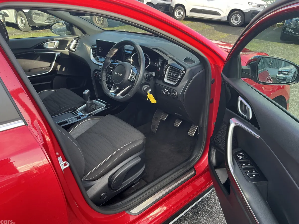Kia Ceed Hatchback, Petrol, 2025, Red