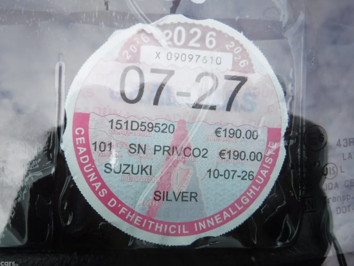 Suzuki Swift Hatchback, Petrol, 2015, Silver