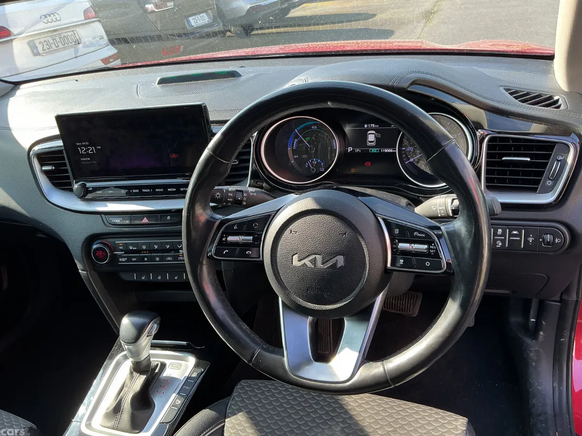 Kia XCeed Hatchback, Petrol Hybrid, 2022, Red