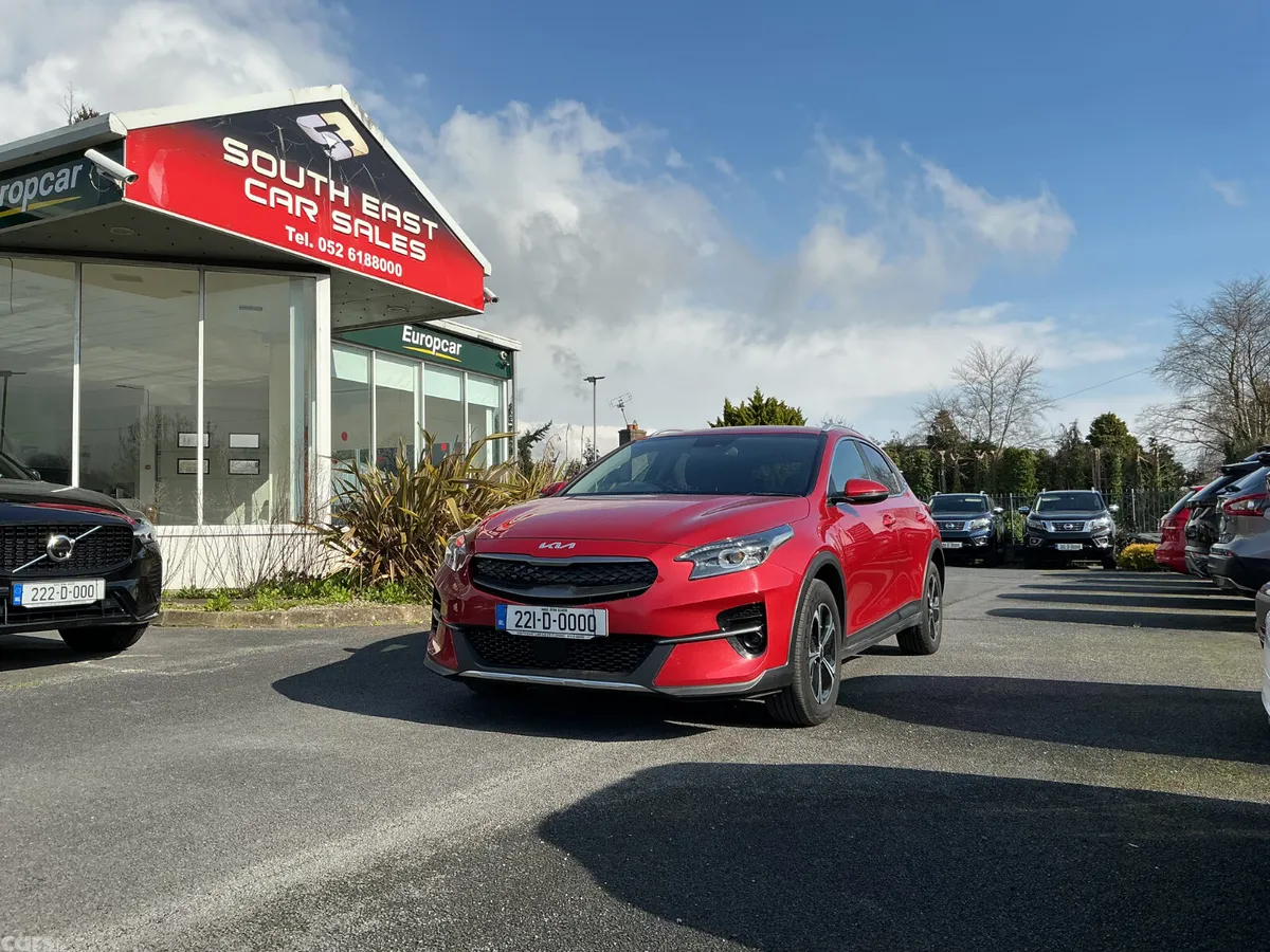 Kia XCeed Hatchback, Petrol Hybrid, 2022, Red