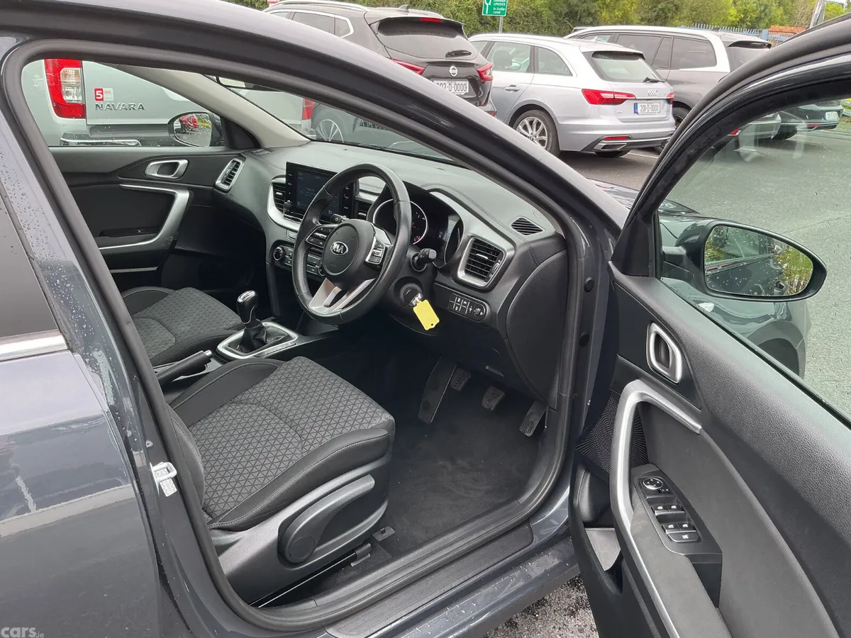 Kia Ceed Hatchback, Diesel Hybrid, 2021, Grey