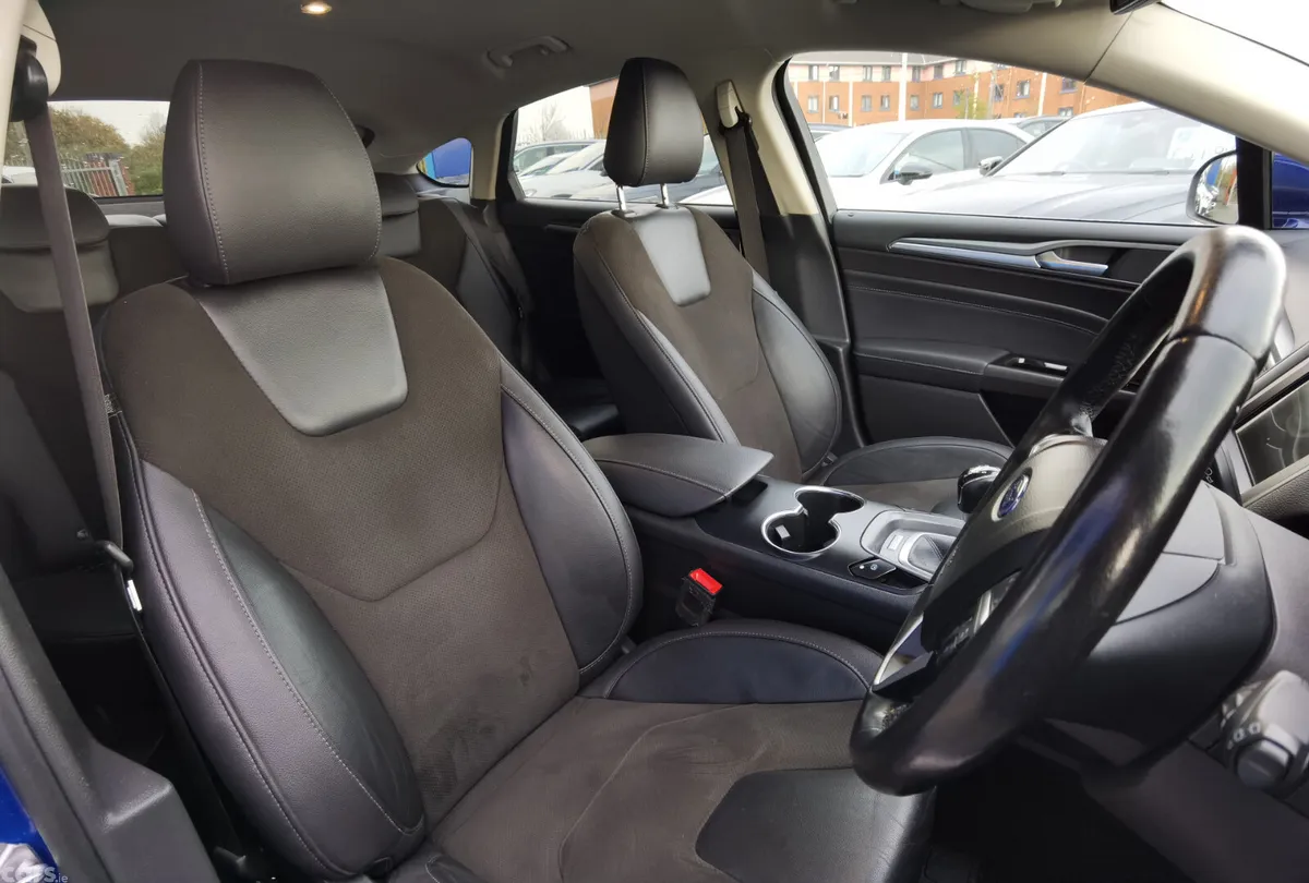 Ford Mondeo Hatchback, Diesel, 2018, Blue