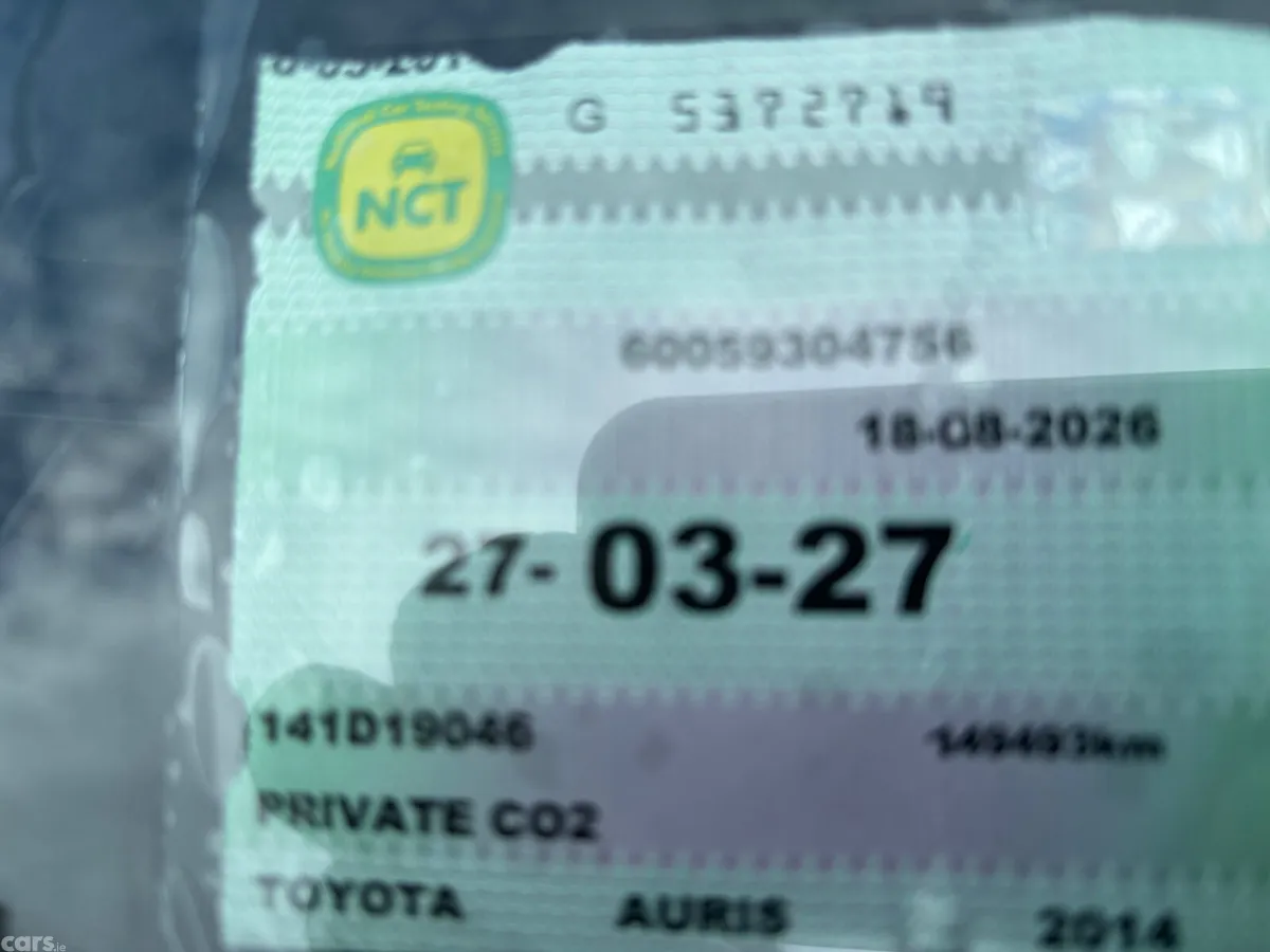 Toyota Auris MPV, Petrol, 2014, Red
