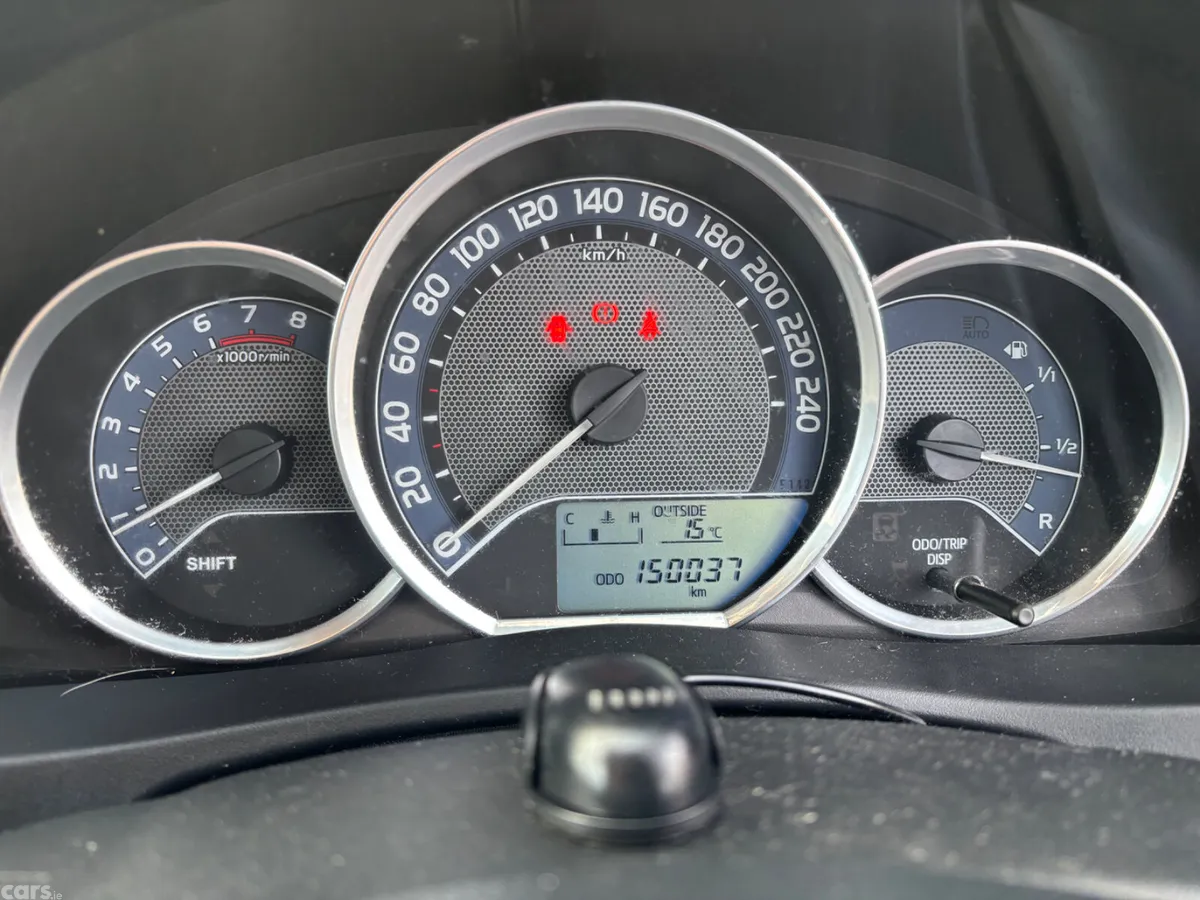Toyota Auris MPV, Petrol, 2014, Red
