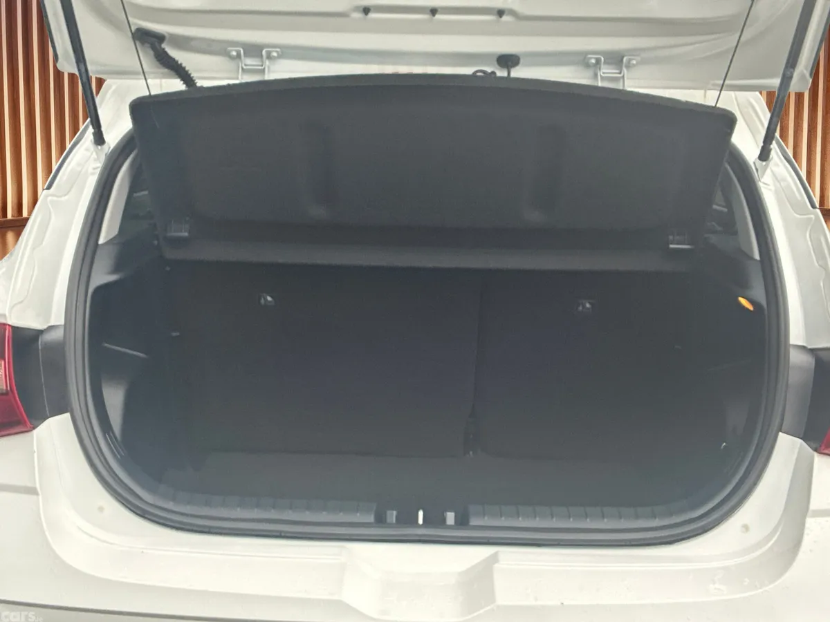Hyundai i20 Hatchback, Petrol, 2026, White