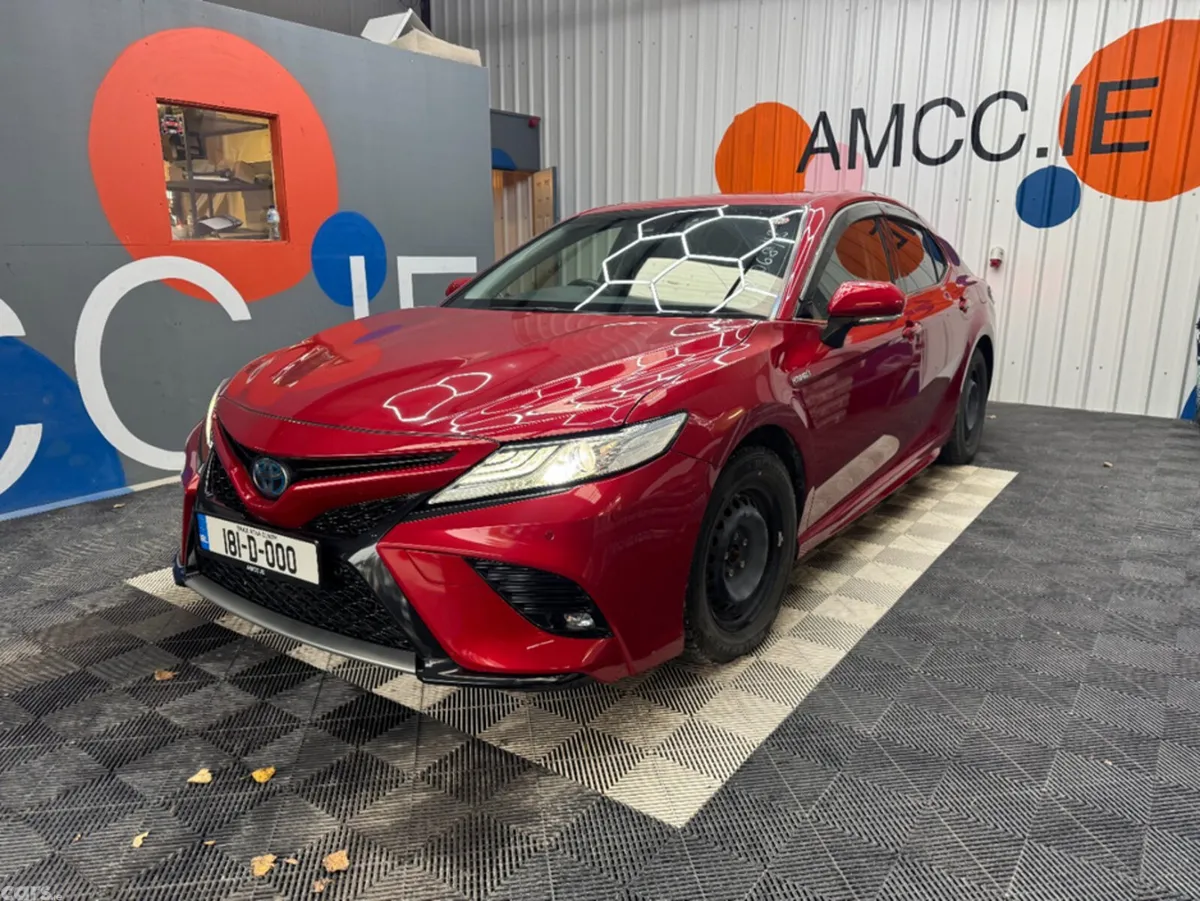 Toyota Camry Saloon, Petrol Hybrid, 2018, Red