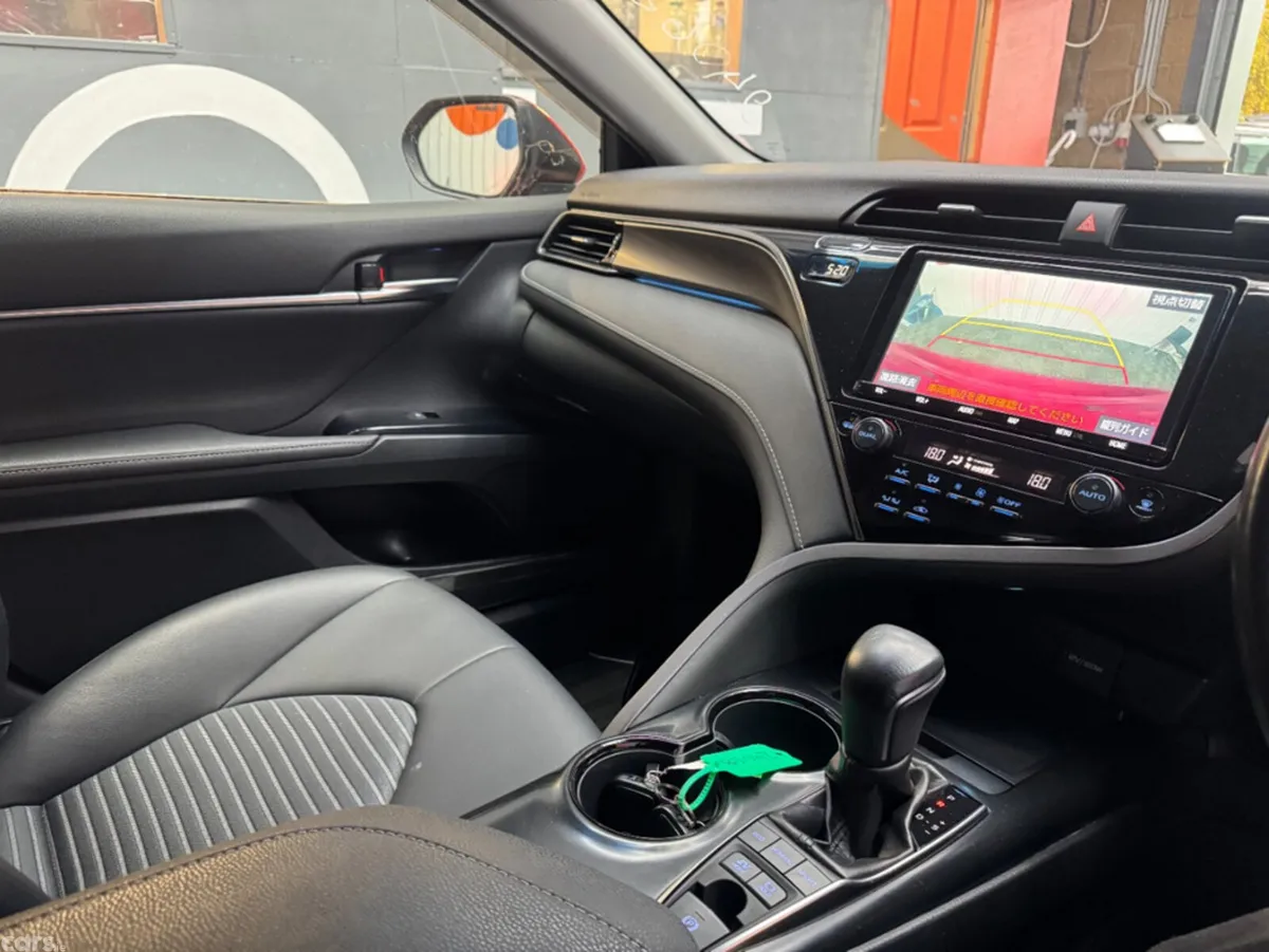 Toyota Camry Saloon, Petrol Hybrid, 2018, Red