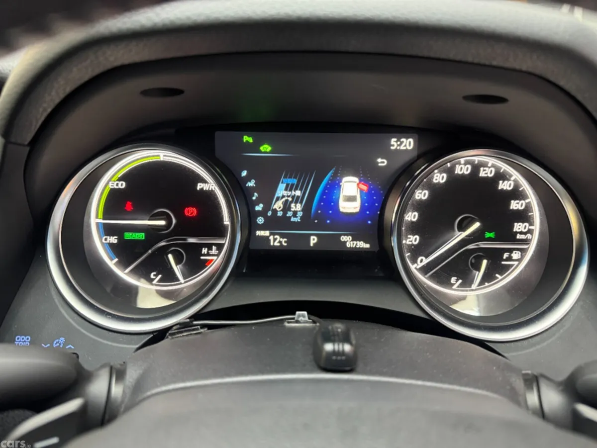 Toyota Camry Saloon, Petrol Hybrid, 2018, Red