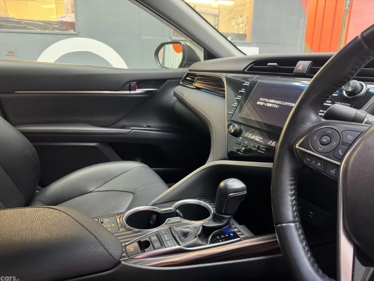 Toyota Camry Saloon, Petrol Hybrid, 2019, Black